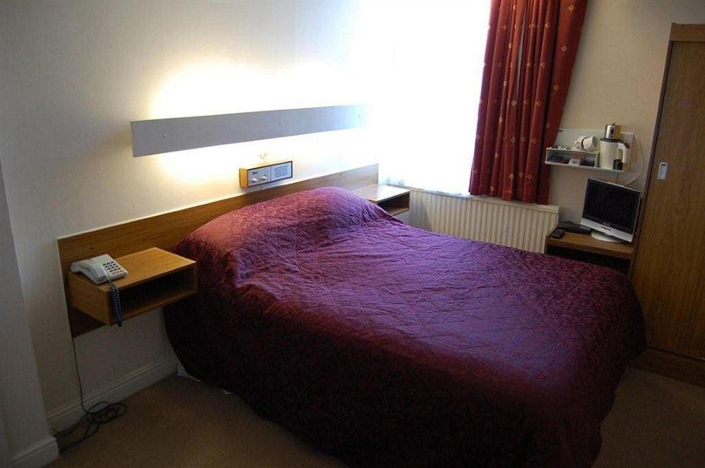 סייל Cheshire Hospitality Ltd T\/A Lennox Lea Studios & Apartments מראה חיצוני תמונה