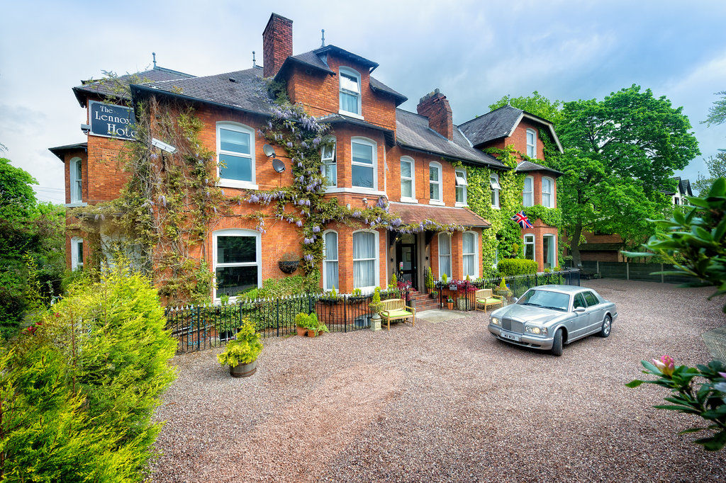 סייל Cheshire Hospitality Ltd T\/A Lennox Lea Studios & Apartments מראה חיצוני תמונה