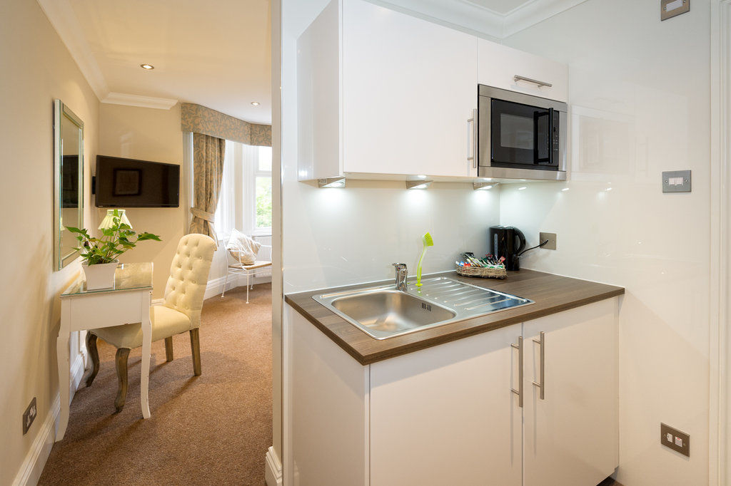 סייל Cheshire Hospitality Ltd T\/A Lennox Lea Studios & Apartments מראה חיצוני תמונה
