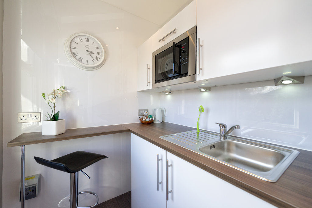 סייל Cheshire Hospitality Ltd T\/A Lennox Lea Studios & Apartments מראה חיצוני תמונה